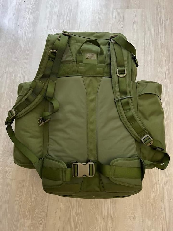 Cette Poche Médicale S'intègre à Tous Les Sacs à Dos FLT Fight Light Et Elle Peut