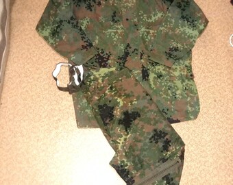 新古品 ドイツ軍 ドイツ連邦軍余剰品 雨天用 ハードシェル 通気性 