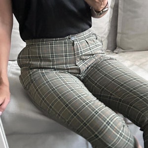 Vintage 80s Plaid Capri Pants: Slim Fit Tartan Trousers (S-M)