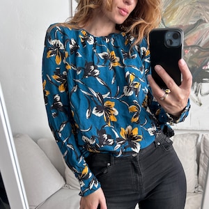 Vintage Ocean Blue Floral Blouse: Viscose Long Sleeve Top (S-M)