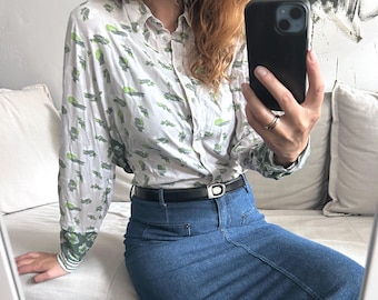 Blus med växttryck, pastellfärgad skjorta med knappar, elegant blus, storlek M