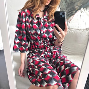 Vintage 80s Geometric Print Dress: Tie Waist, Half Sleeve, Collared