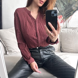 Vintage Viscose Button-Up Blouse: Maroon Red Pattern, Size M