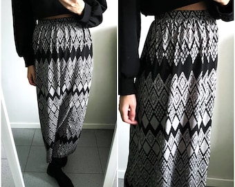 Ikat Long Skirt / Summer Bohemian Skirt / Yoga Girl Skirt / Bali Holiday Skirt / Day Maxi Skirt - Small