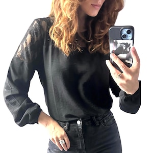 90-tals svart elegant blus, långärmad, transparent nättopp, storlek M