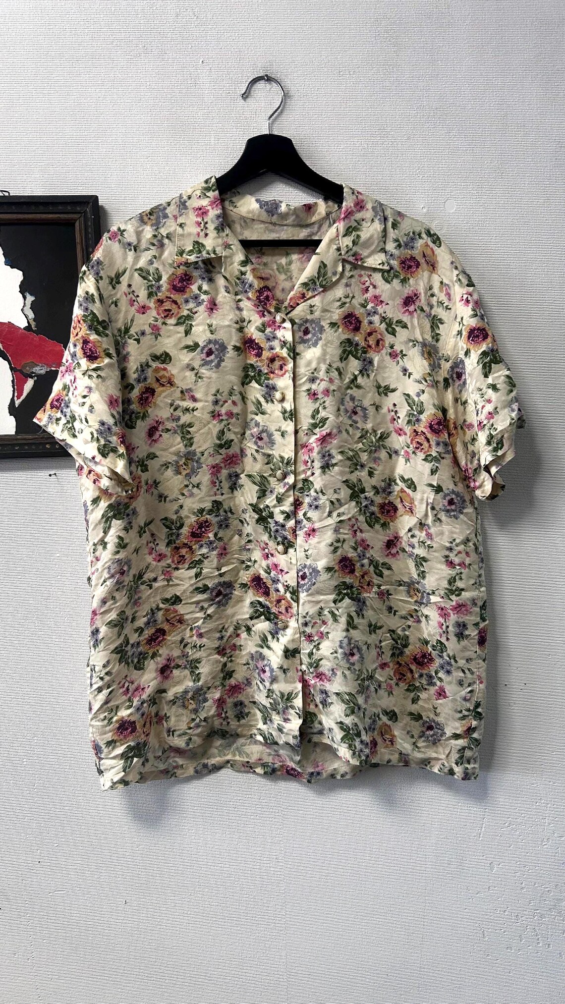 70s Silk White Floral Woman Shirt With Button Up Top Closure, Size L, foto 3 di 5