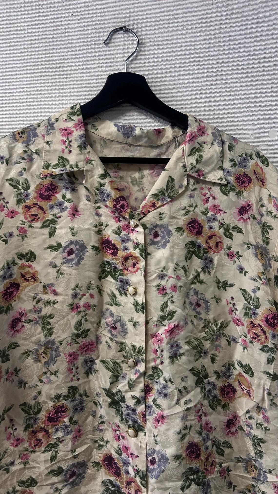 70s Silk White Floral Woman Shirt With Button Up Top Closure, Size L, foto 4 di 5
