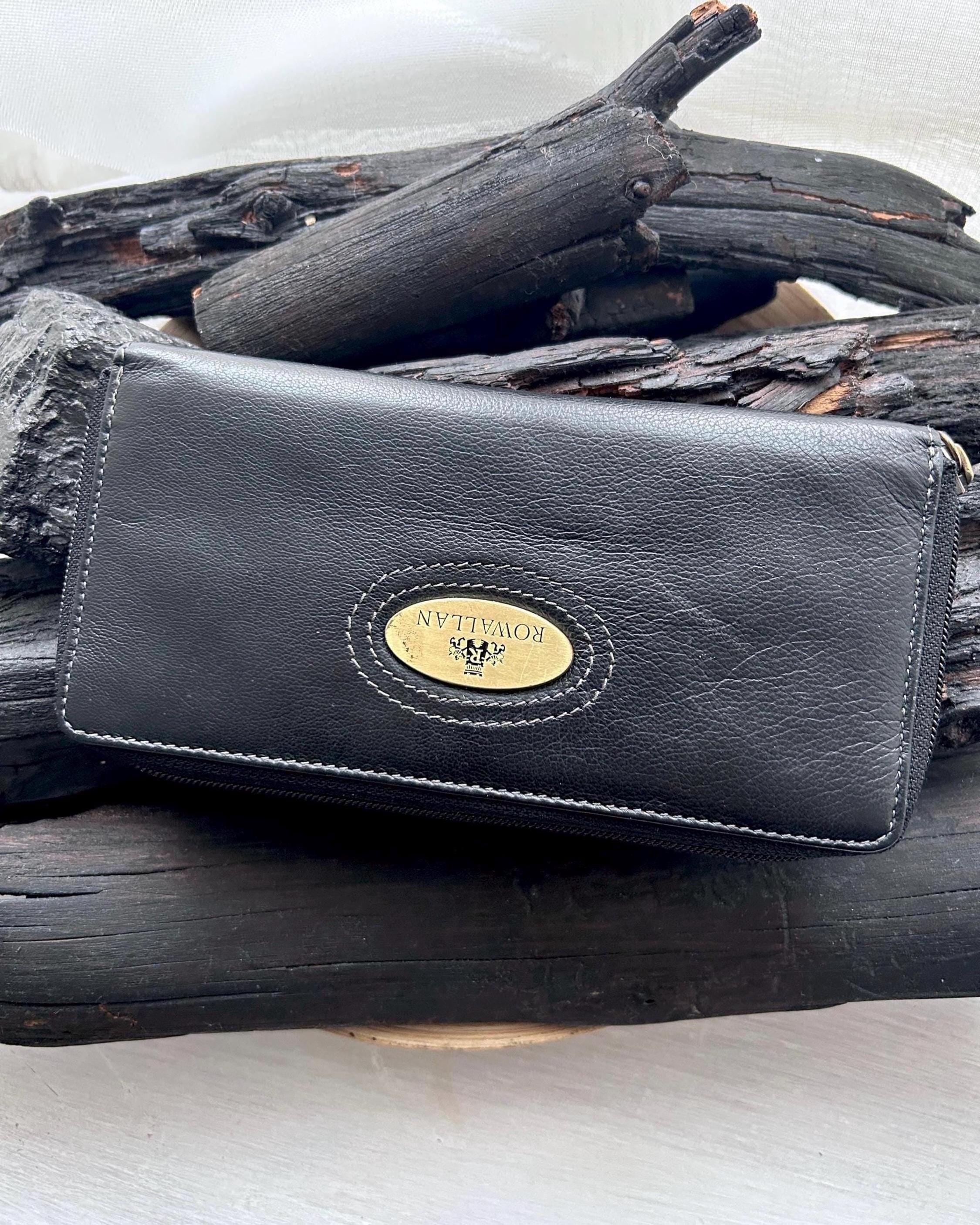 90s Leather Round Zip Wallet, Grunge Long Purse, Classic Organizer