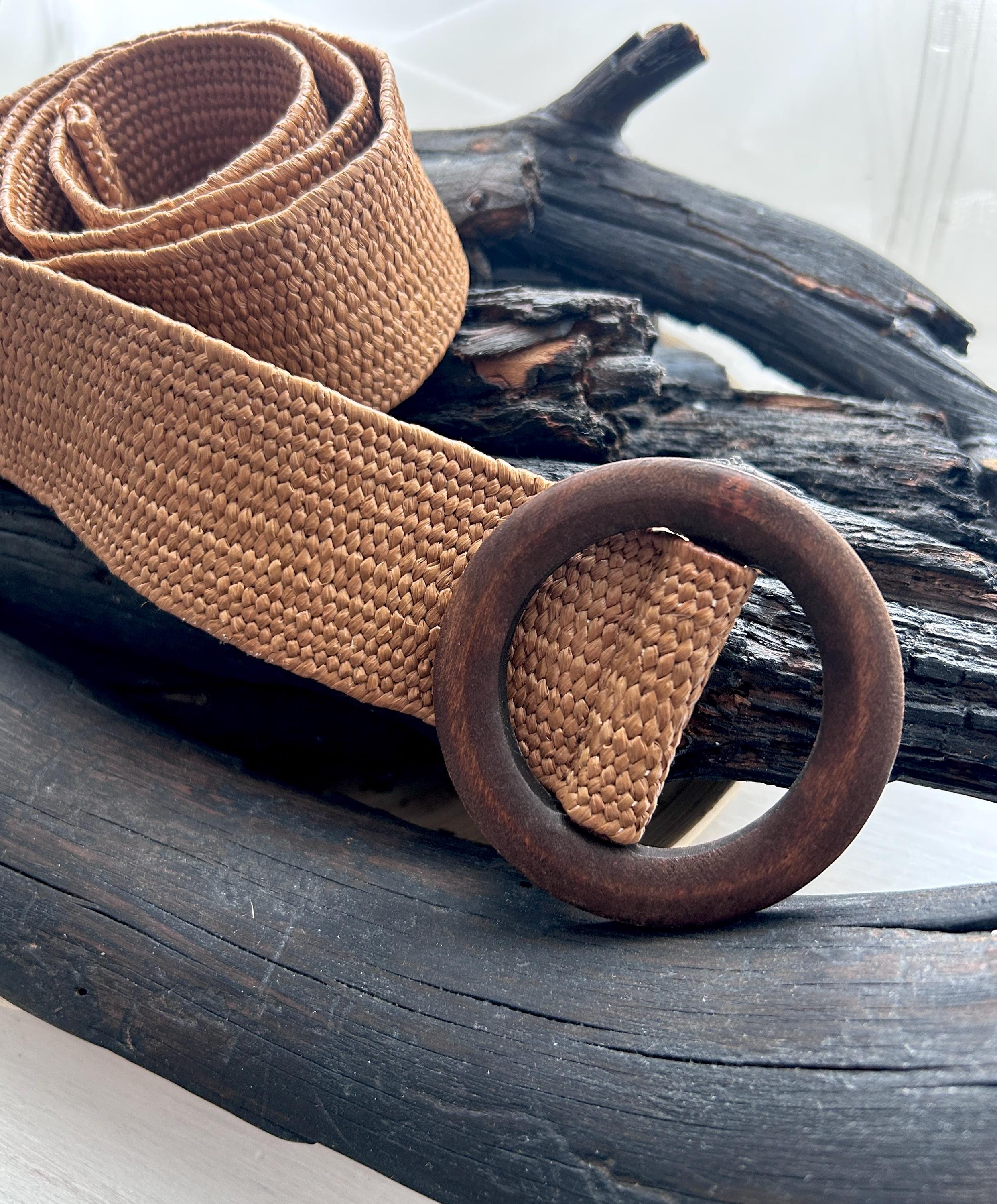 Vintage 1970s Style Bohemian Wide Woven Raffia Belt with Wooden Buckle Hippie Vintage 70s Woven Belt 1970s Raffia Natural Wood Buckle Belt  main image 3