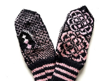 Flower Knit Mittens / Recycled Knit Mittens / Christmas Gift / Ladies Hand Warmers / Colorful Gloves / Warm Mittens /