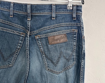 90s Wrangler Unisex Straight Jeans, Texas Slim Street Style Wear, Blue Jeans, W31 L34