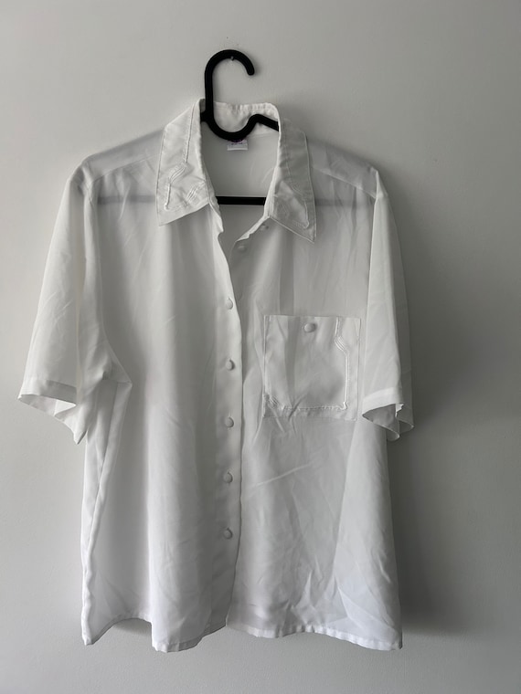 Elegant White Shirt With Open Bust Pocket / Minim… - image 5