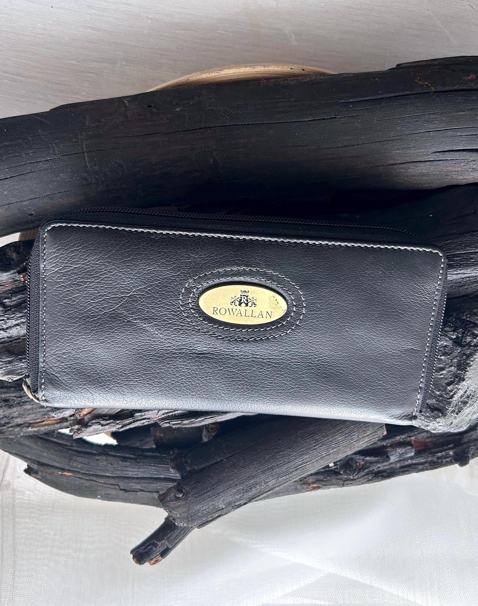 90s Leather Round Zip Wallet, Grunge Long Purse, Classic Organizer