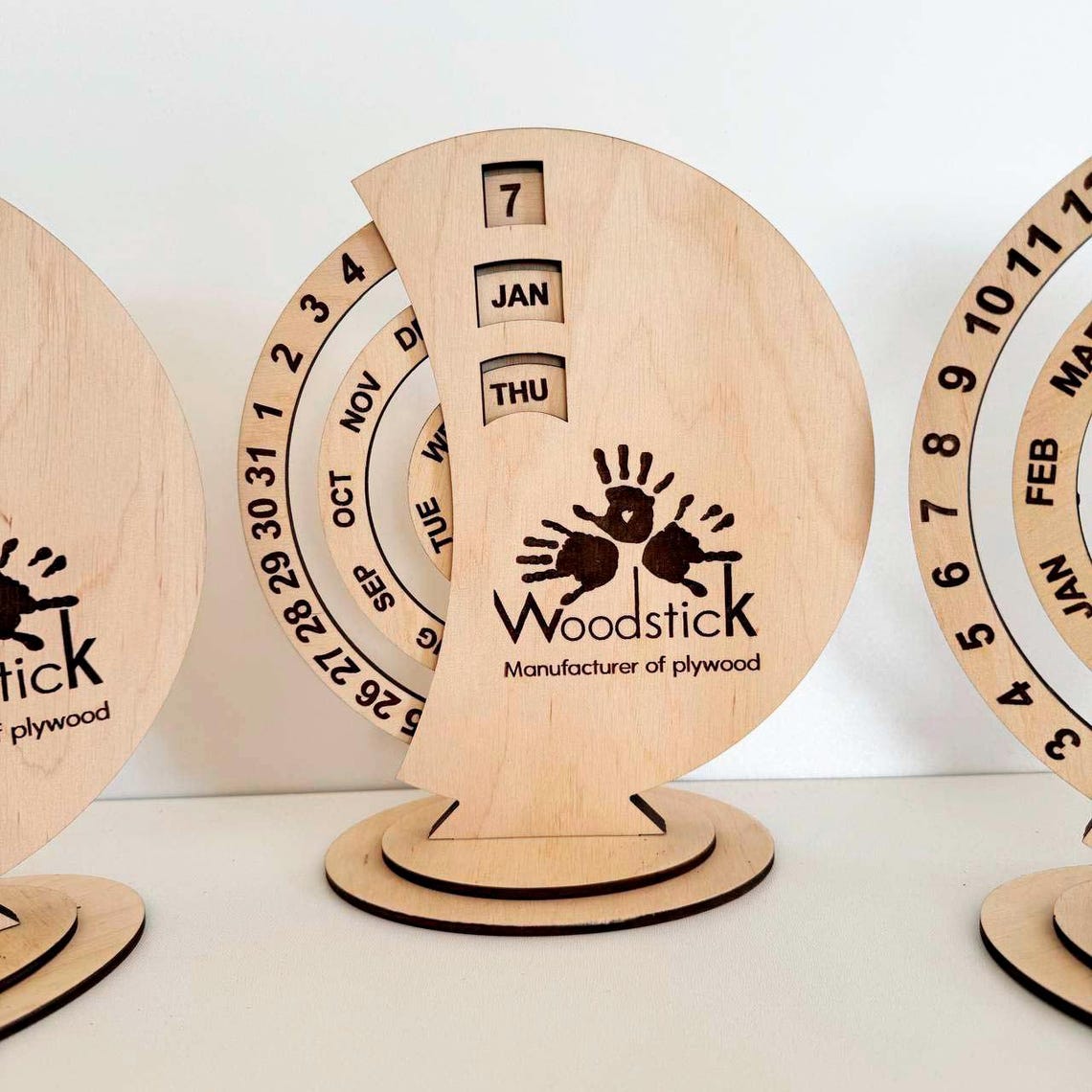 personalized-wooden-perpetual-calendar-engraved-eco-friendly-plywood