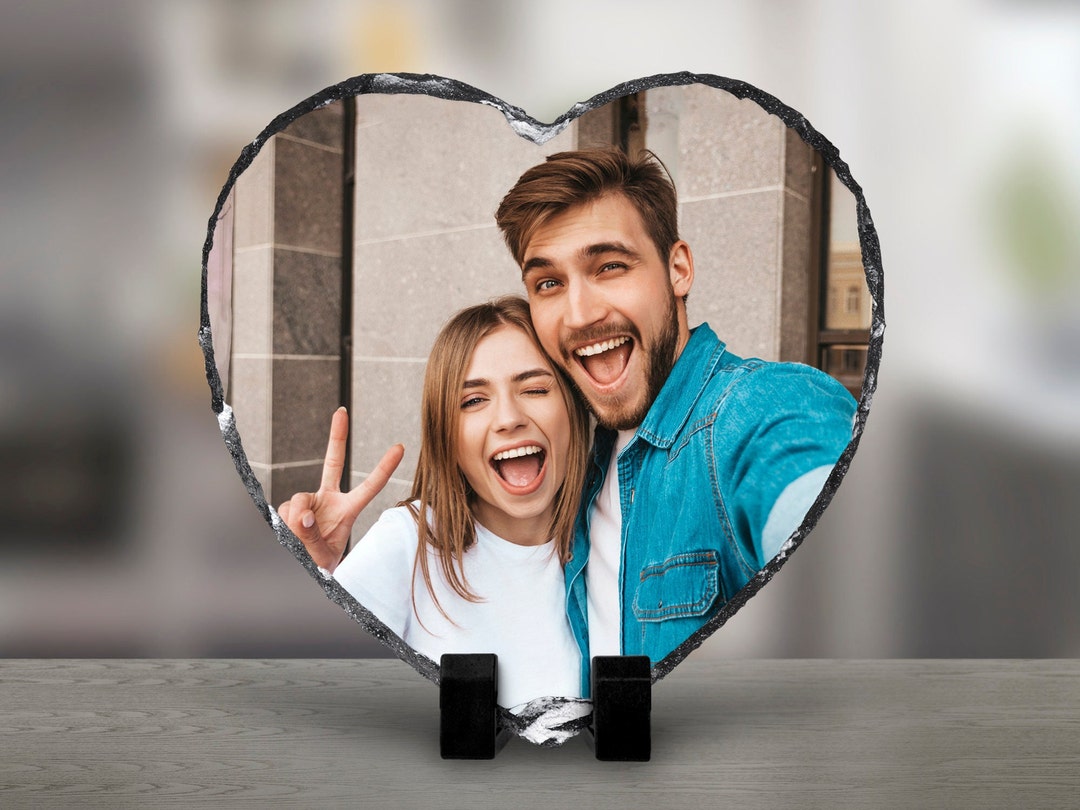 personalised-heart-photo-slate-heart-slate-with-stands-heart-photo