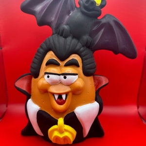Fastfood Halloween vampier kipnugget sculptuur