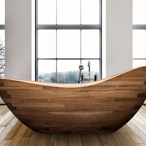 Wooden bathtub