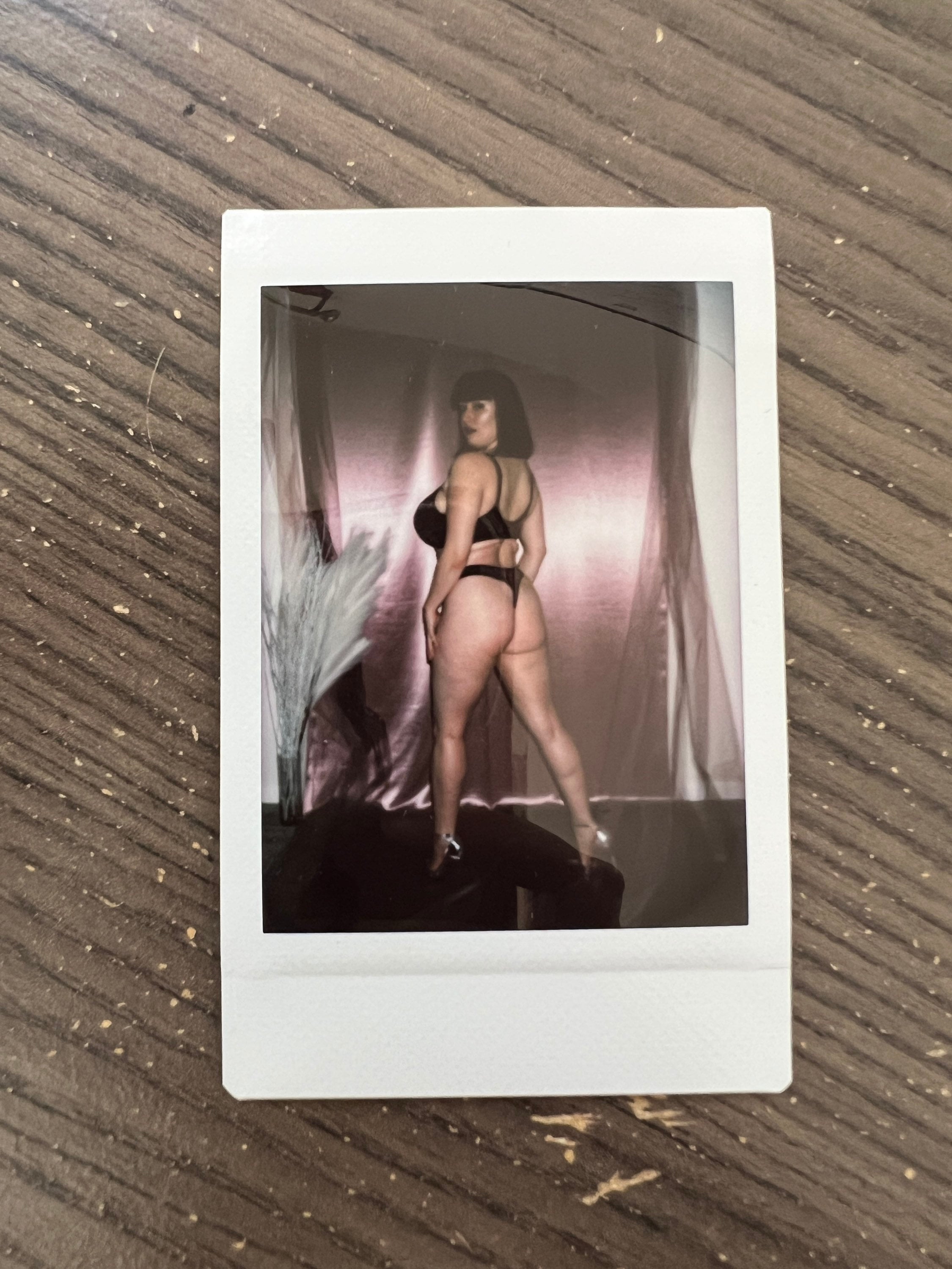 Nude Polaroid Model pic image