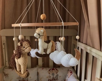 Деревянная кроватка мобильная, Вязаные игрушки, Вязаные лошади, ручная работа, подарок для детской душочки, новорожденный новый ребенок