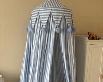 Baldacchino a righe per letto, gioco sospeso, baldacchino per culla, baldacchino per bambini, baldacchino per bambini, baldacchino boho, letto a baldacchino, letto Montessori