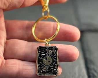 Porte-clés carte de tarot doré : breloque en émail avec signification carte
