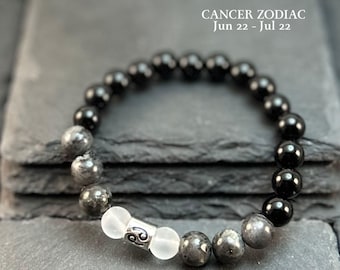 Cancer Zodiac Bracelet: Black Onyx, Labradorite & Quartz Gemstone