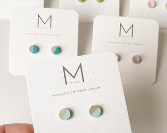 Pendientes pequeños de hormigón pintado a la mitad / Joyas de hormigón / Pendientes minimalistas / Pendientes circulares / Pendientes / Día de San Valentín