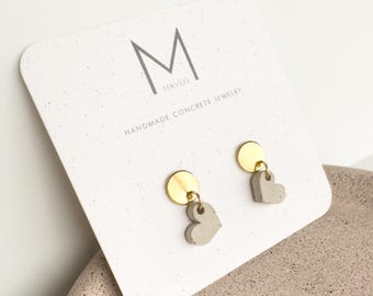Pendientes colgantes de corazón minimalistas / Pendientes colgantes pequeños / Pendientes de corazón / Regalo de San Valentín / Regalo para ella