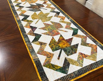 Quilted Autumn Leaves Table Runner for Fall or Thanksgiving - Etsy
