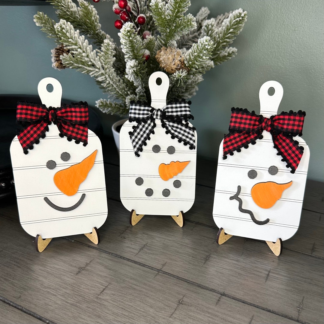 Snowman Shelf Sitter / Mini Cutting Board Snowman Winter Decor / 3D