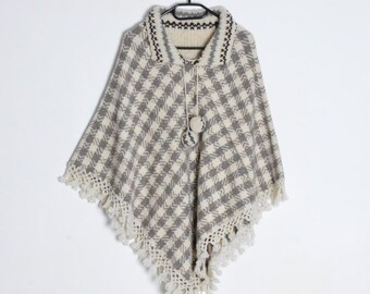 Vintage 70s Cream White Gray Check Fringed Hippie Grandma Style Womens Poncho