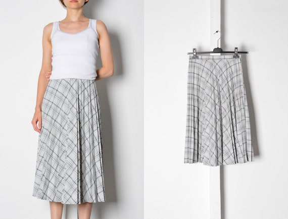 Vintage 70s Grey Check Pleated Midi Skirts Waist … - image 1