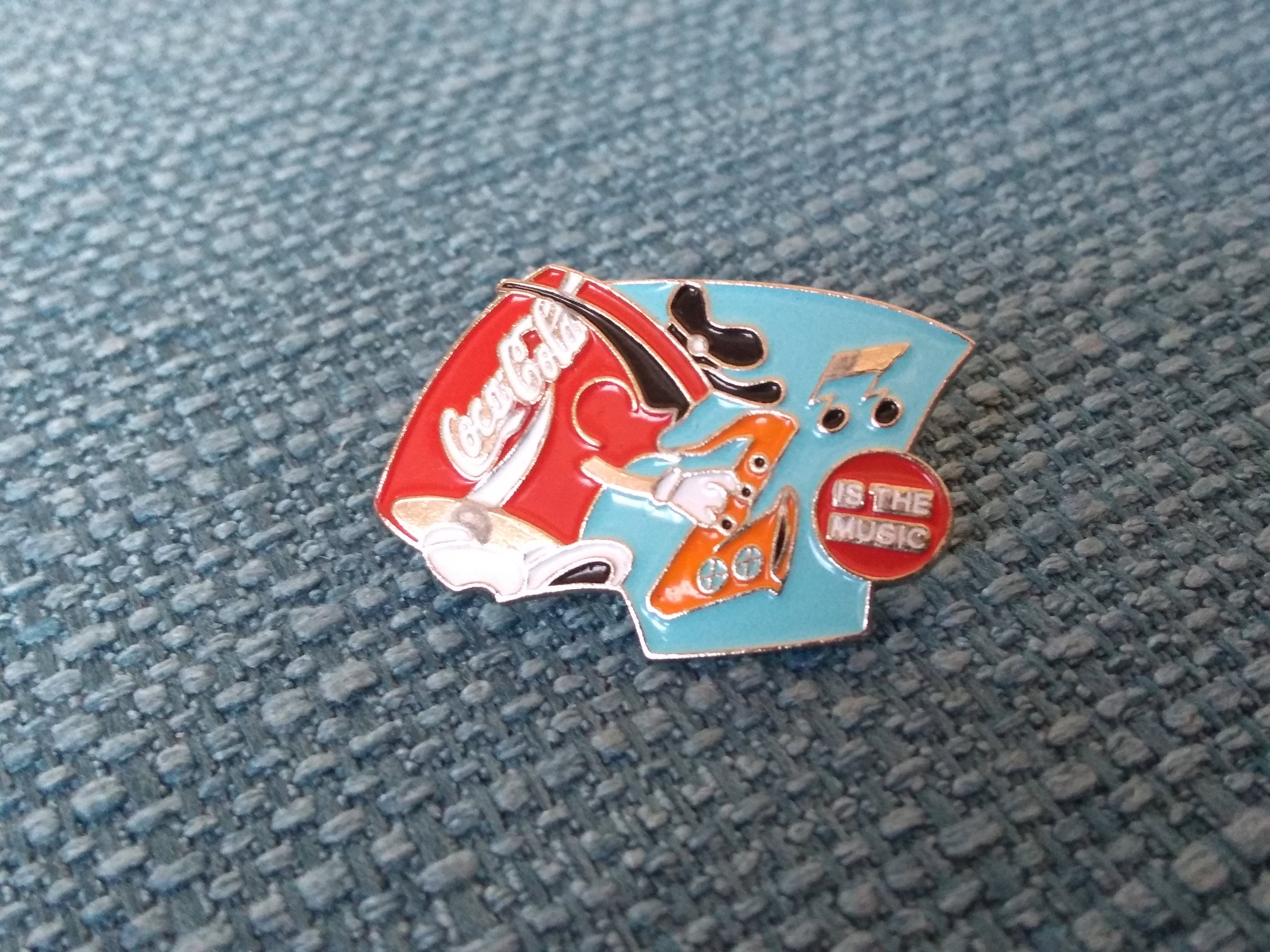 Huge Variety of Vintage Coca-cola Pins: Ice Cold, Cola Bottle, Cola ...