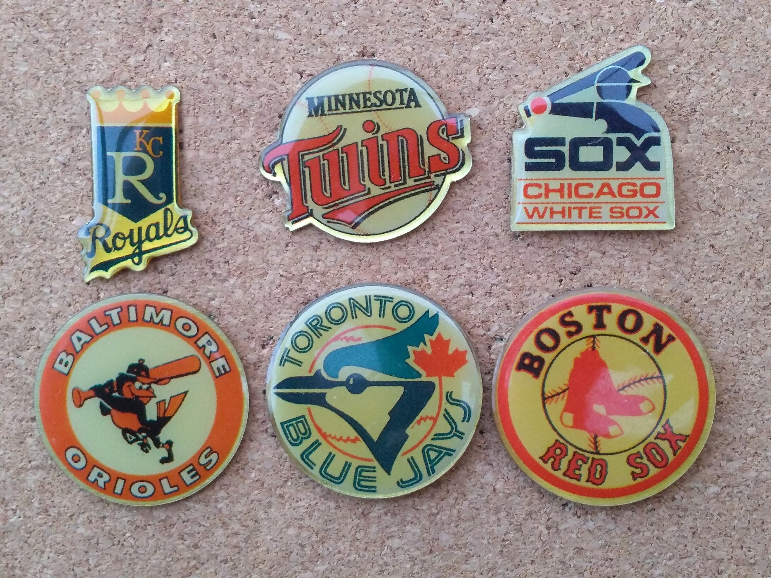 その他 deadstock MAJOR LEAGUE PINS 17set Vintage Major League Baseball AL East and Central Pins: KC Royals