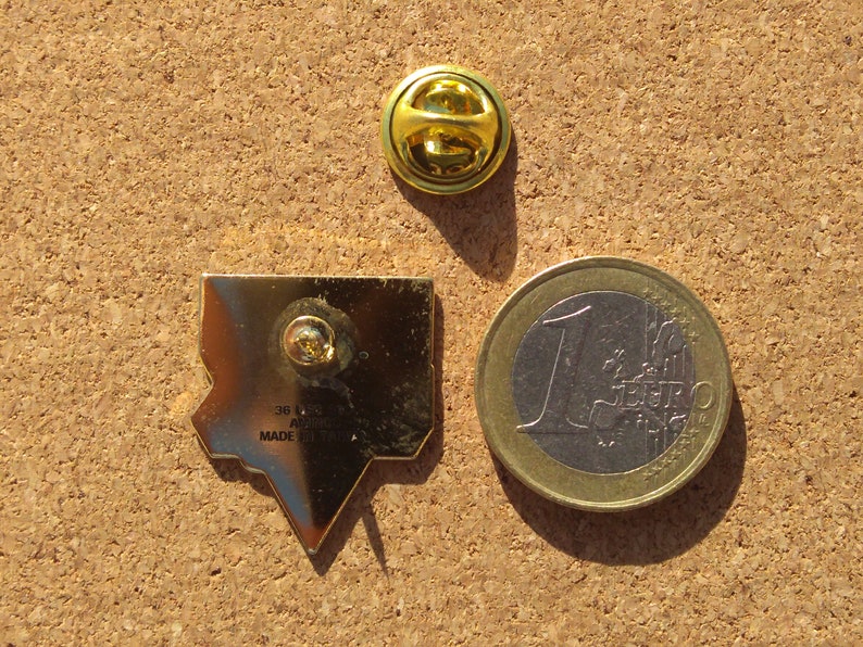 Vintage Fujifilm camera pins Fujifilm Track and Field Fujix FF 50 Wide /& Quicksnap panorama enamel pins Fuji DL500 Mini Wide