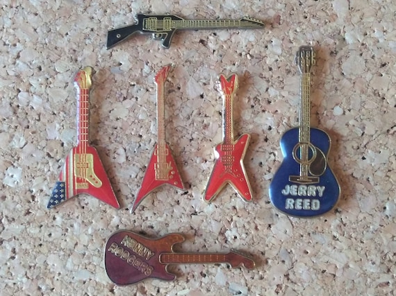 Vintage electric guitar pins: American Gibson V g… - image 1
