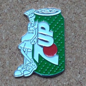 Vintage Fido Dido 7 Up soda pins: Skating Fido, Skiing Fido & "It's cool to be clear" enamel pins Giant can