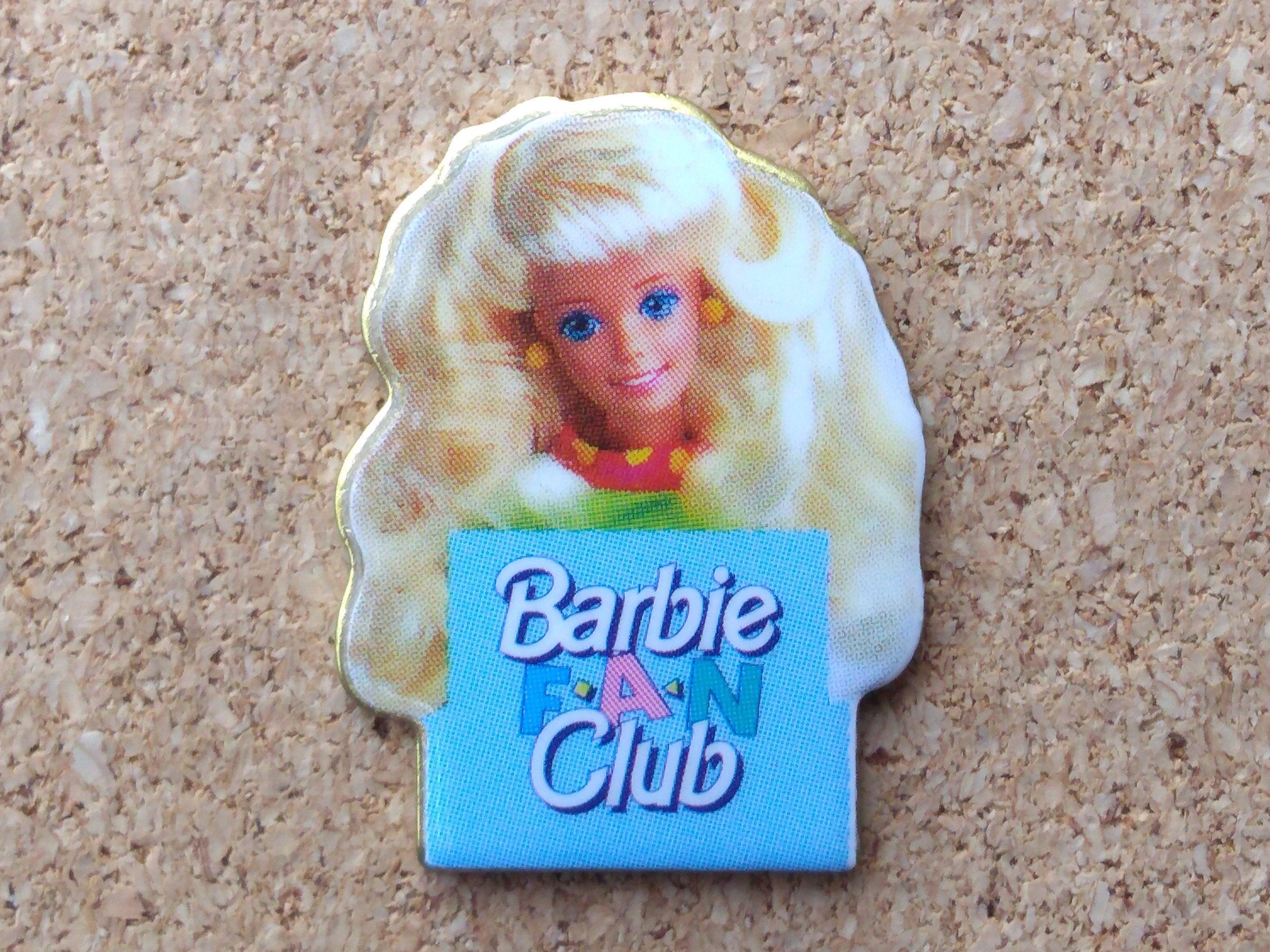 バービー ファンクラブ ピンバッチ Vintage Barbie Pins: Barbie Fan Club, Dressed up Barbie Doll