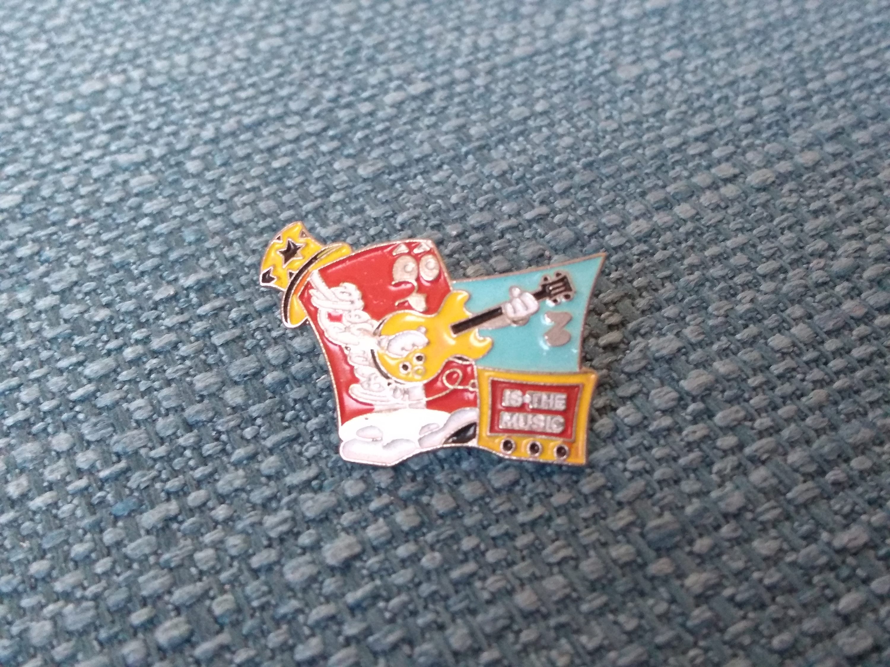 Huge Variety of Vintage Coca-cola Pins: Ice Cold, Cola Bottle, Cola ...