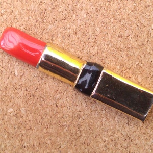 Vintage red lipstick metal pin
