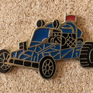 Vintage beach buggy enamel pin