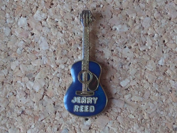 Vintage electric guitar pins: American Gibson V g… - image 6