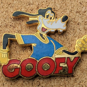 Vintage Disney Goofy running enamel pin