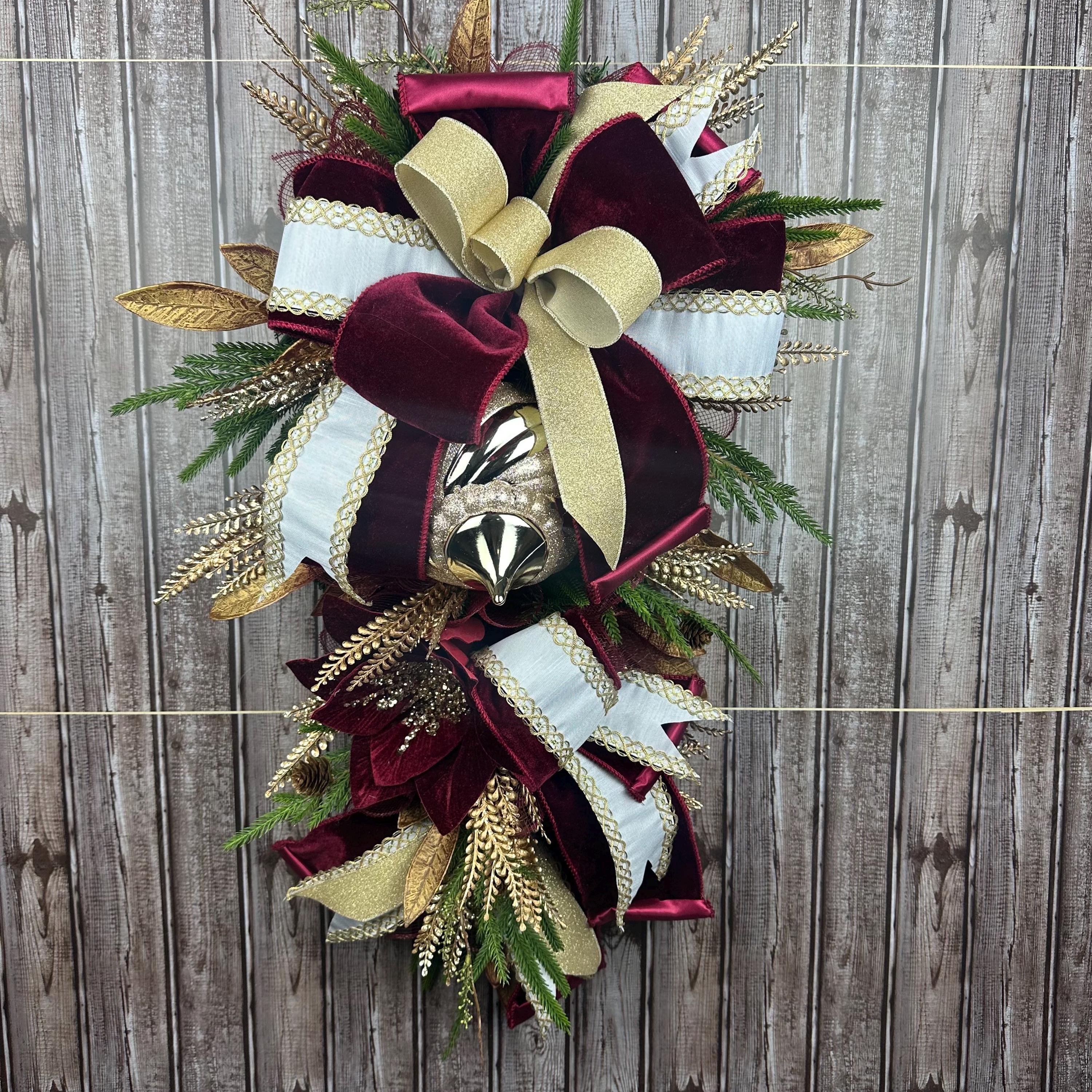 Elegante guirnalda navideña, guirnalda navideña burdeos y dorada, elegante  corona navideña, image size:3000x3000