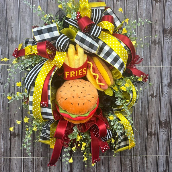 Burger Fries Hot Dog Wreath, Summer BBQ Door Decor, Picnic Swag, Outdoor Party Wreath, Food Theme Wreath