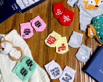 Cadeau baby shower | Chaussettes amusantes pour bébé | Chaussettes pour bébé avec adhérence | Cadeau non sexiste | Cadeau de Noël | Vêtements bébé | Coffret cadeau bébé | Nouveau bébé