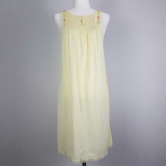 60's Vintage Embroidered Pale Yellow Peignoir Set… - image 2