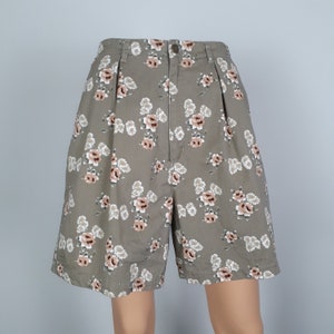 90's Vintage Floral Shorts by Northwest Blue Size 8 Pleat Front Shorts