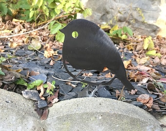 Robin Garden Stake in Metal - Handmade shiny garden gifts - Exterior decorative art - Outdoor metal art