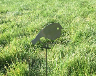 Robin Garden Stake in Metal - Handmade garden gifts - Exterior decorative art - Outdoor metal art - metal art
